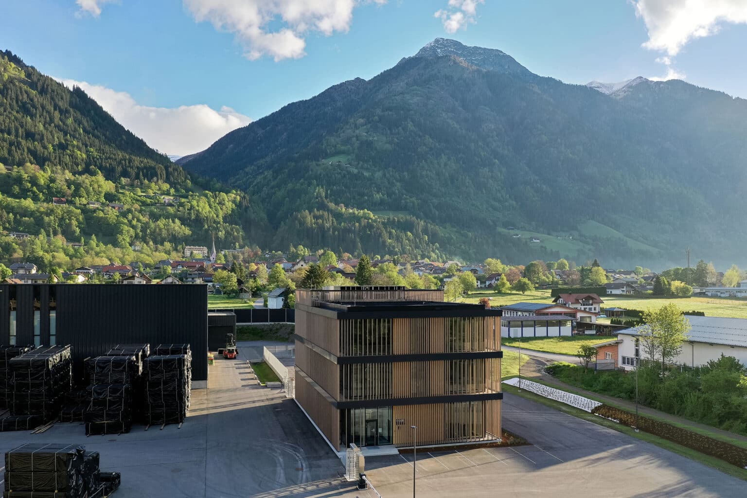 Theurl CLT-Werk mit Verwaltungsgebäude, Steinfeld, AT
Integrale Planung: ATP architekten ingenieure, Innsbruck