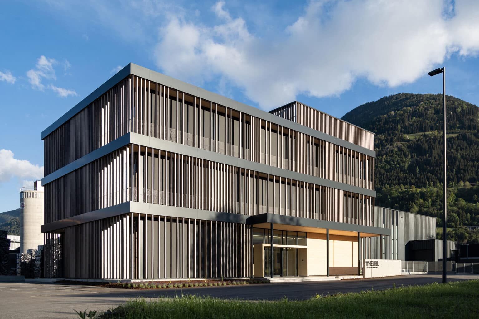 Theurl CLT-Werk mit Verwaltungsgebäude, Steinfeld, AT
Integrale Planung: ATP architekten ingenieure, Innsbruck